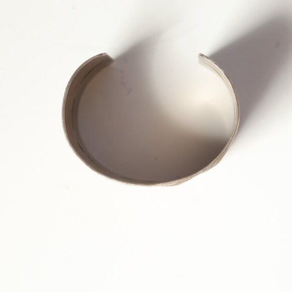 Vintage Navajo Native American Jewelry Sterling Silver Signed Cuff Bracelet - Picture 6 of 6